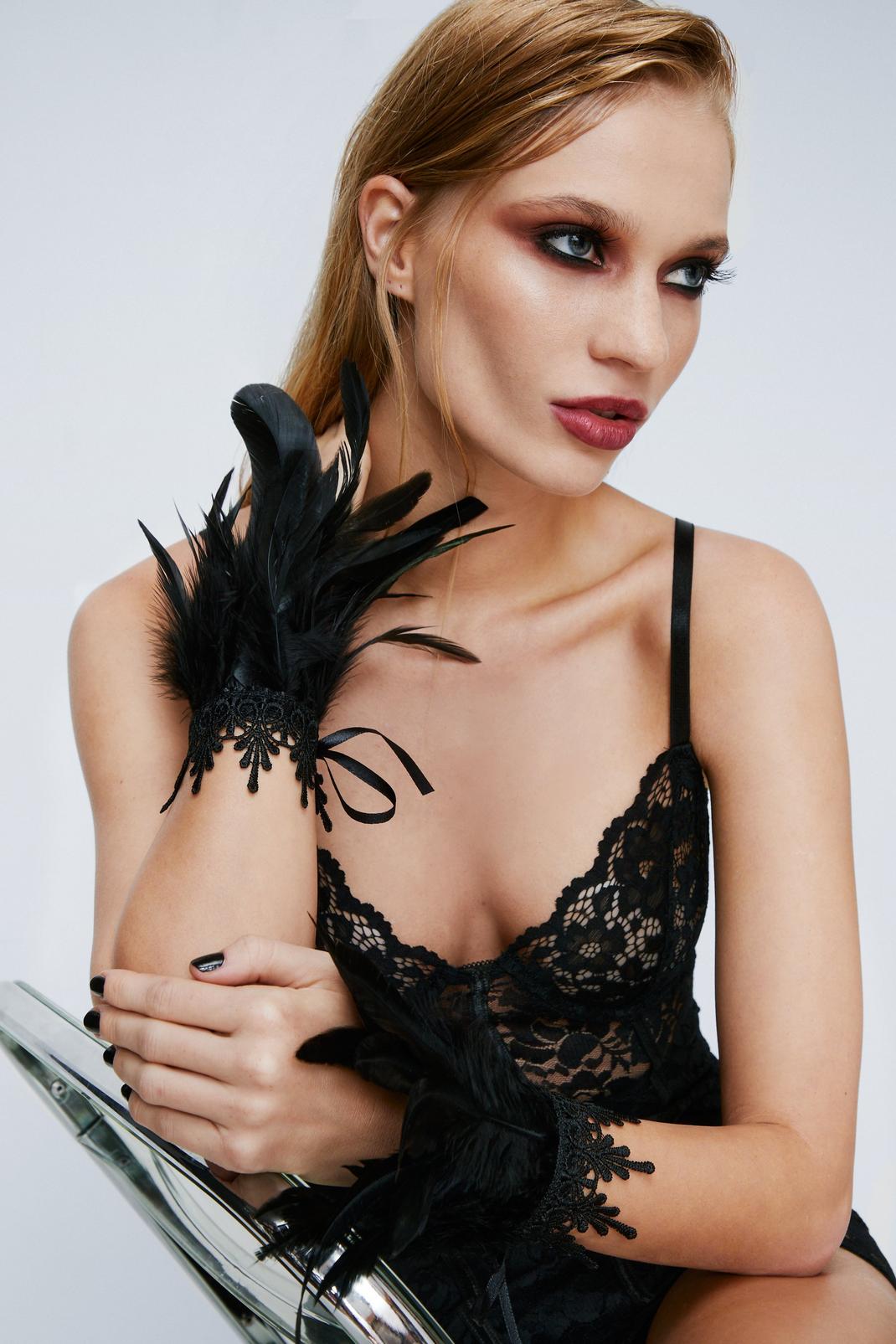 Black Feather Lace Trim Cuffs image number 1