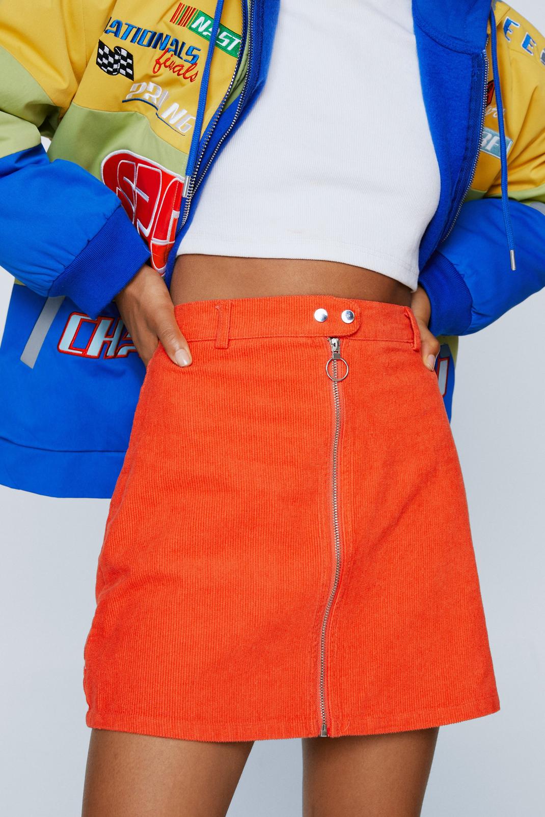 Mini jupe en velours côtelé à zip et bouton pression, Orange image number 1