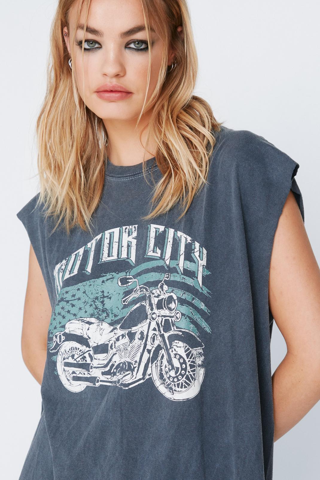 Charcoal Motor City Graphic Cropped Tank Top image number 1