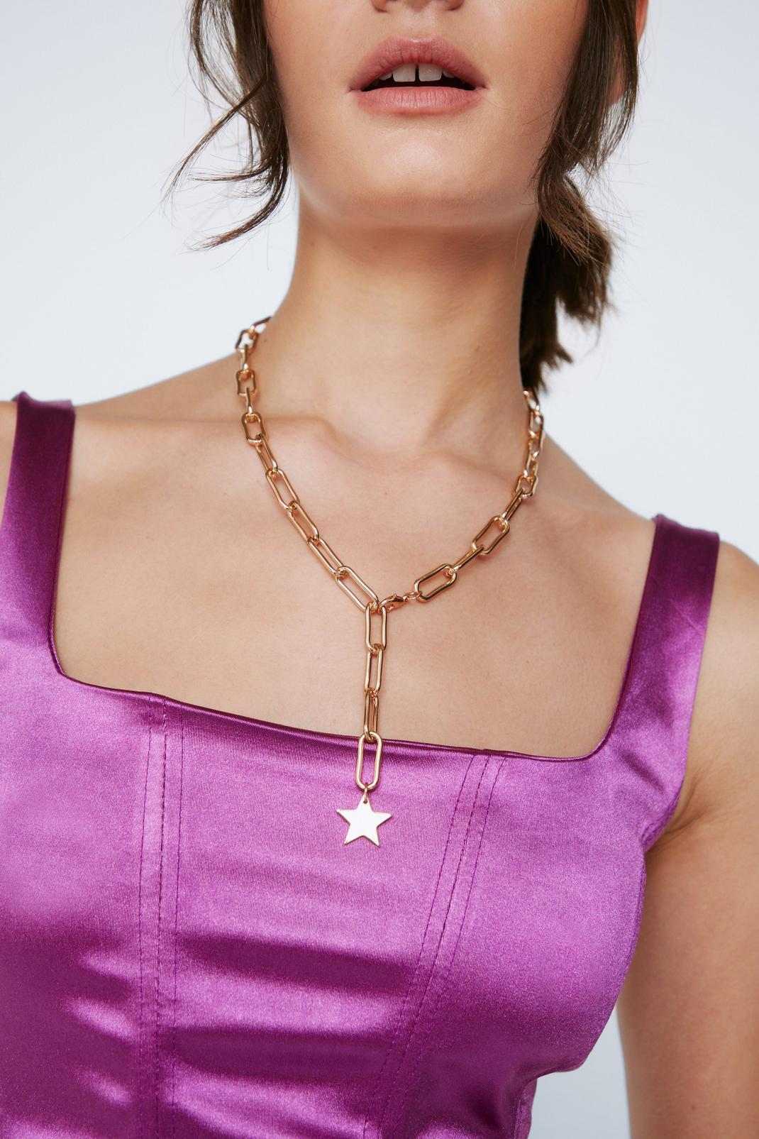 Star Detail Chain Link Necklace