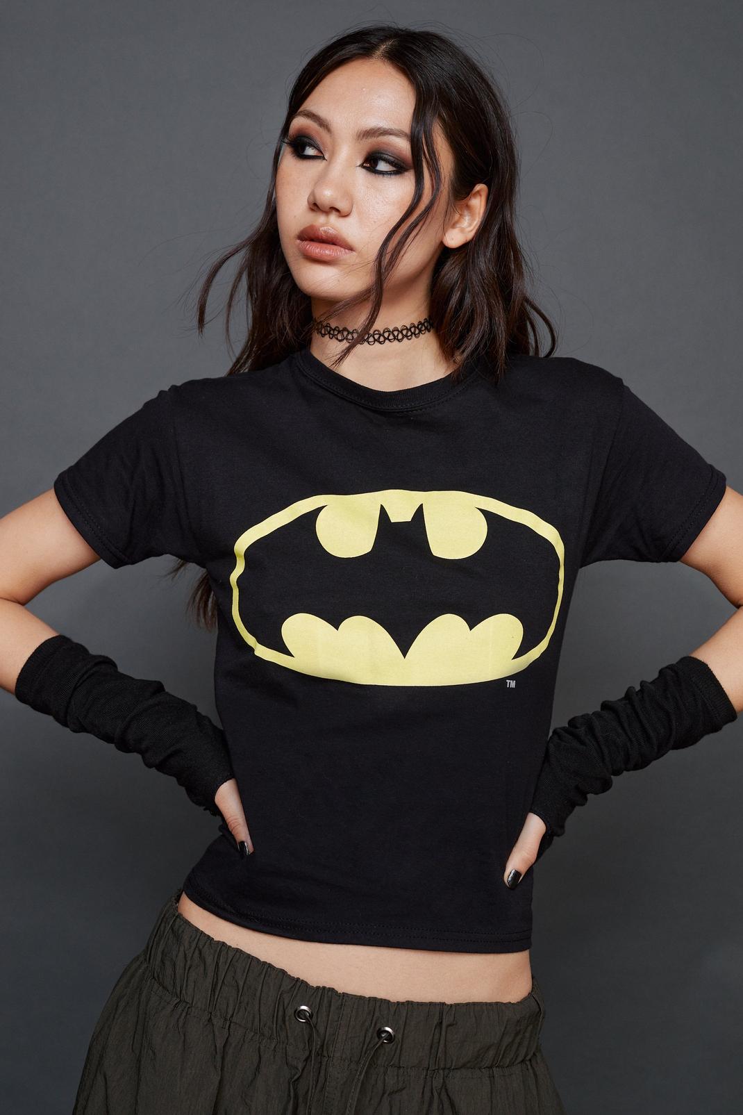 Black Batman Logo Graphic Fitted T-Shirt image number 1