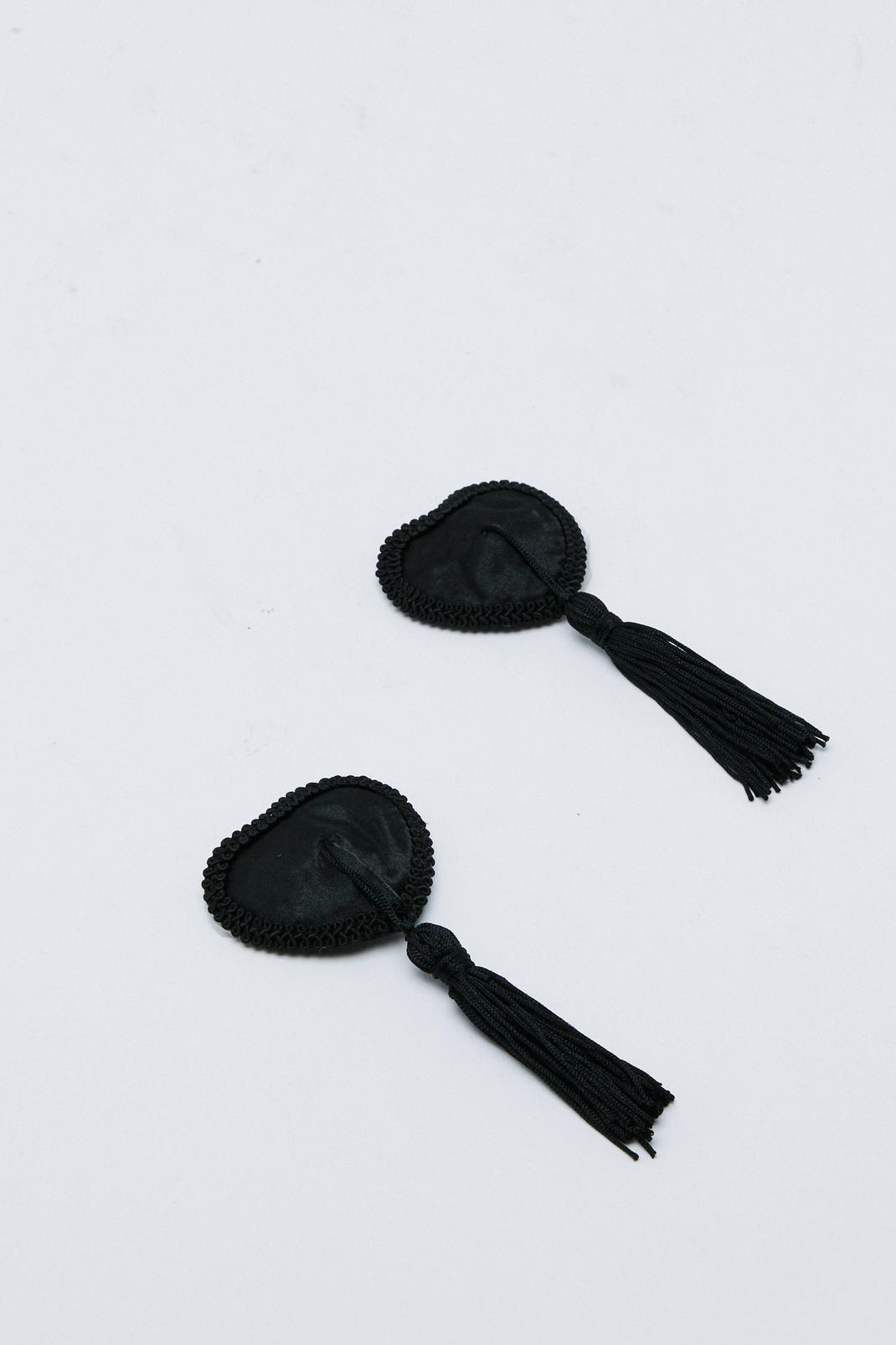 Cache-tétons, Black image number 1