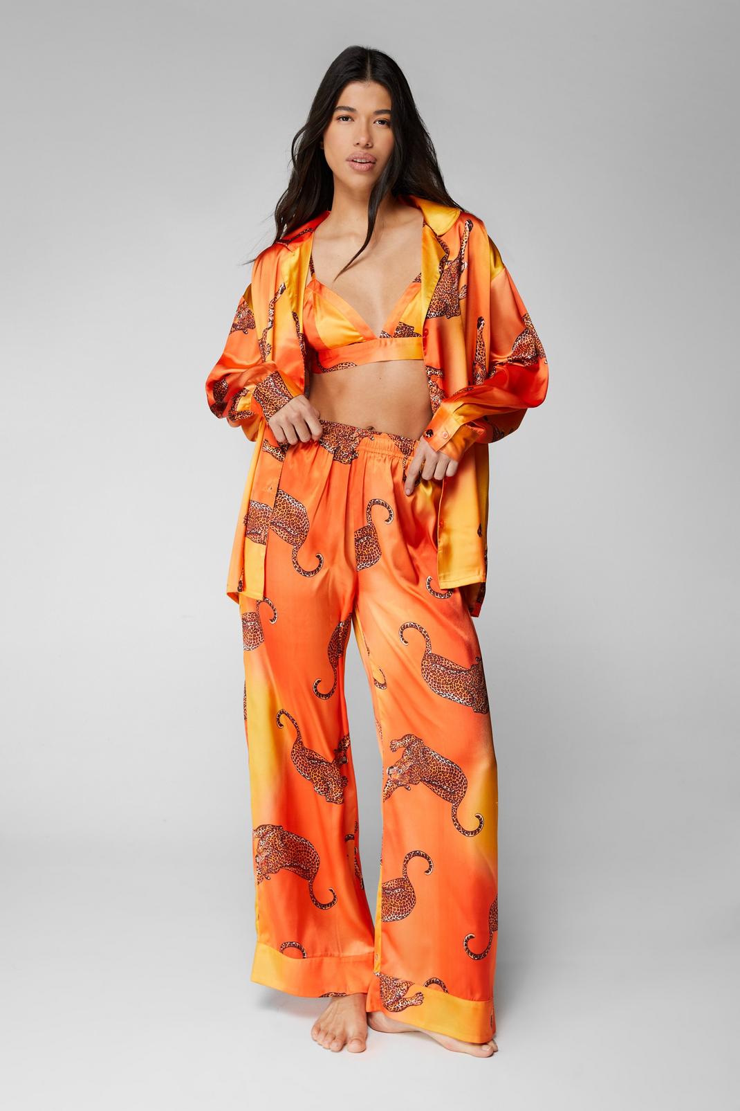 Pyjama satiné imprimé léopard avec bralette, chemisier et pantalon, Orange image number 1
