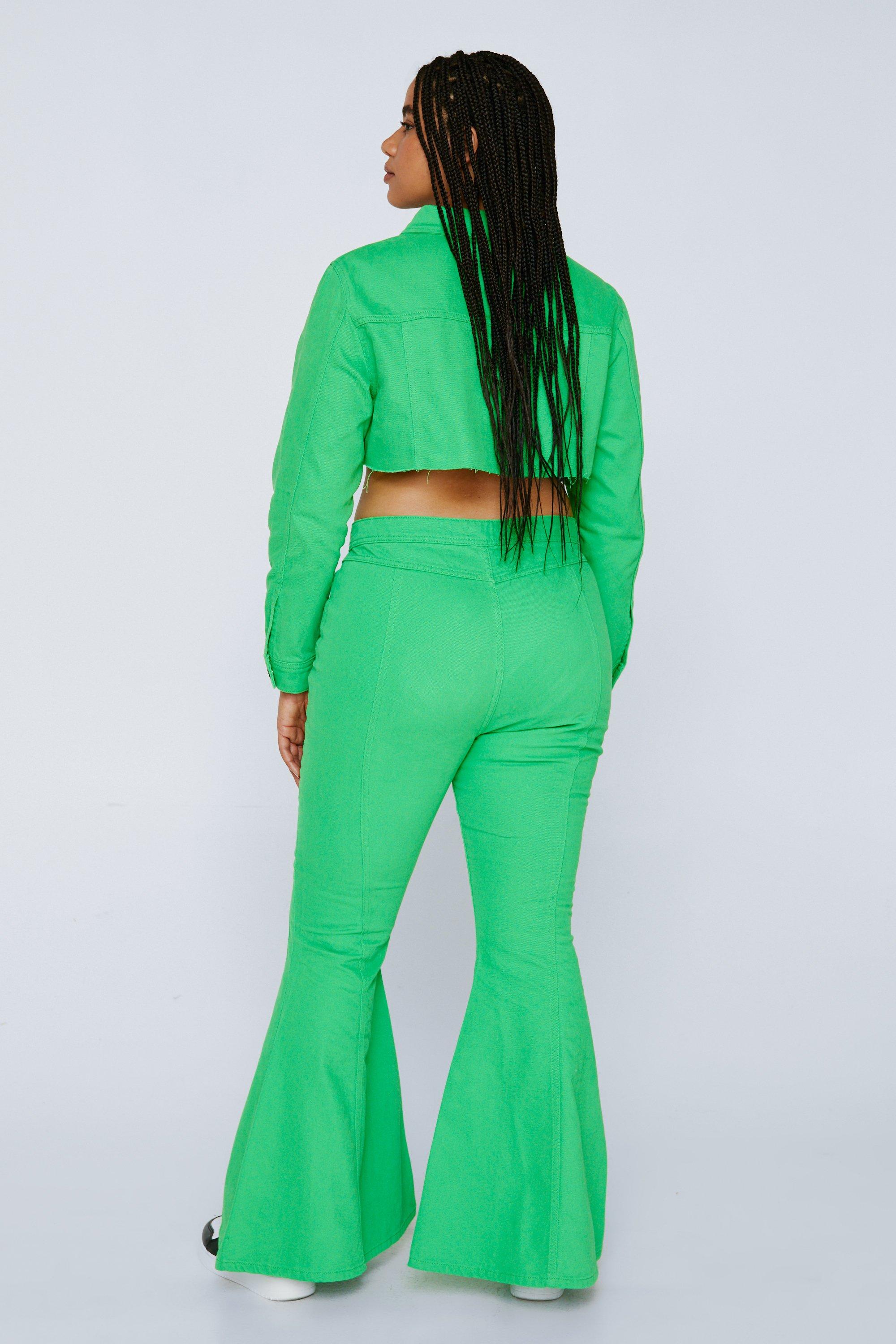 Grande taille Jean flare taille mi haute Nasty Gal