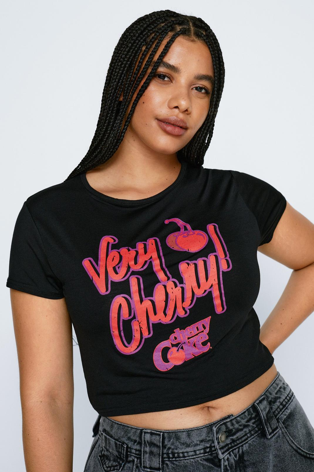 Grande taille - T-shirt court moulant imprimé Verry Cherry Coke, Black image number 1