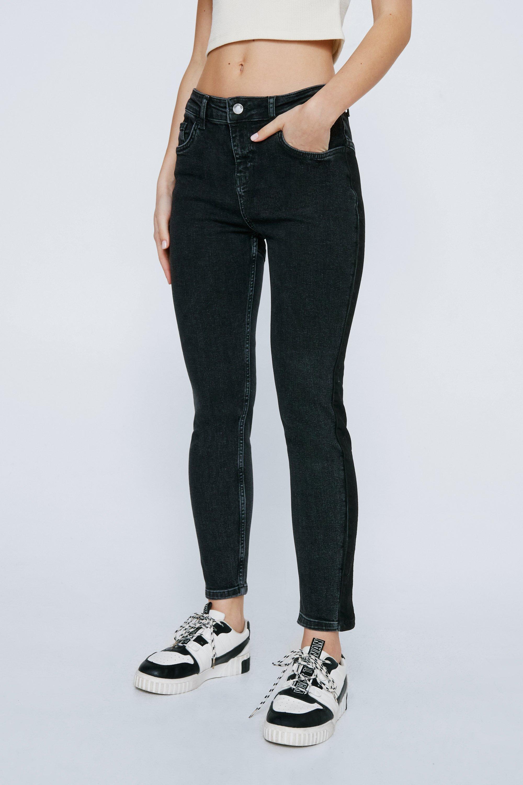 Petite Mid-Rise Skinny Jean