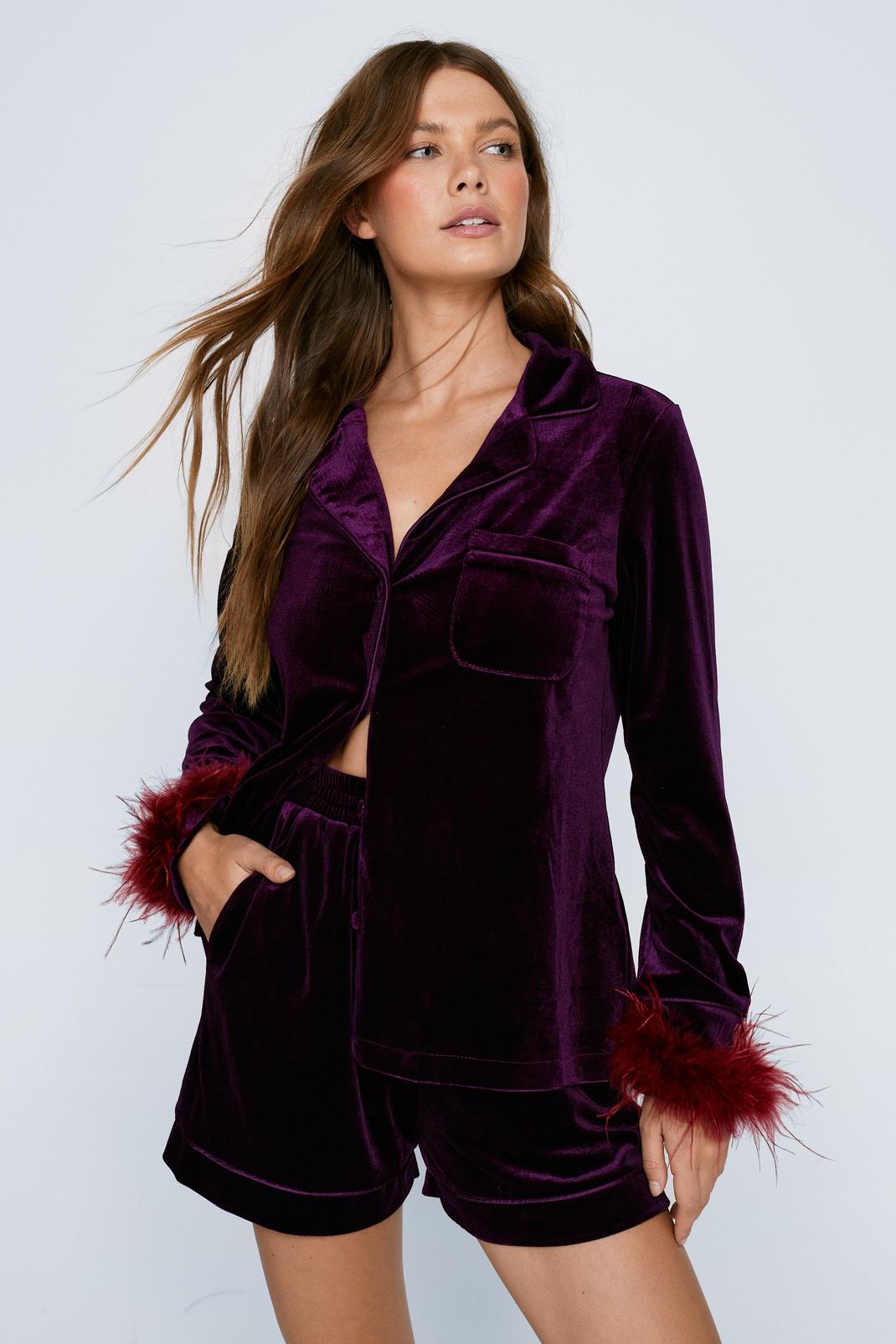 Pyjama en velours et plumes avec chemisier et short, Purple image number 1