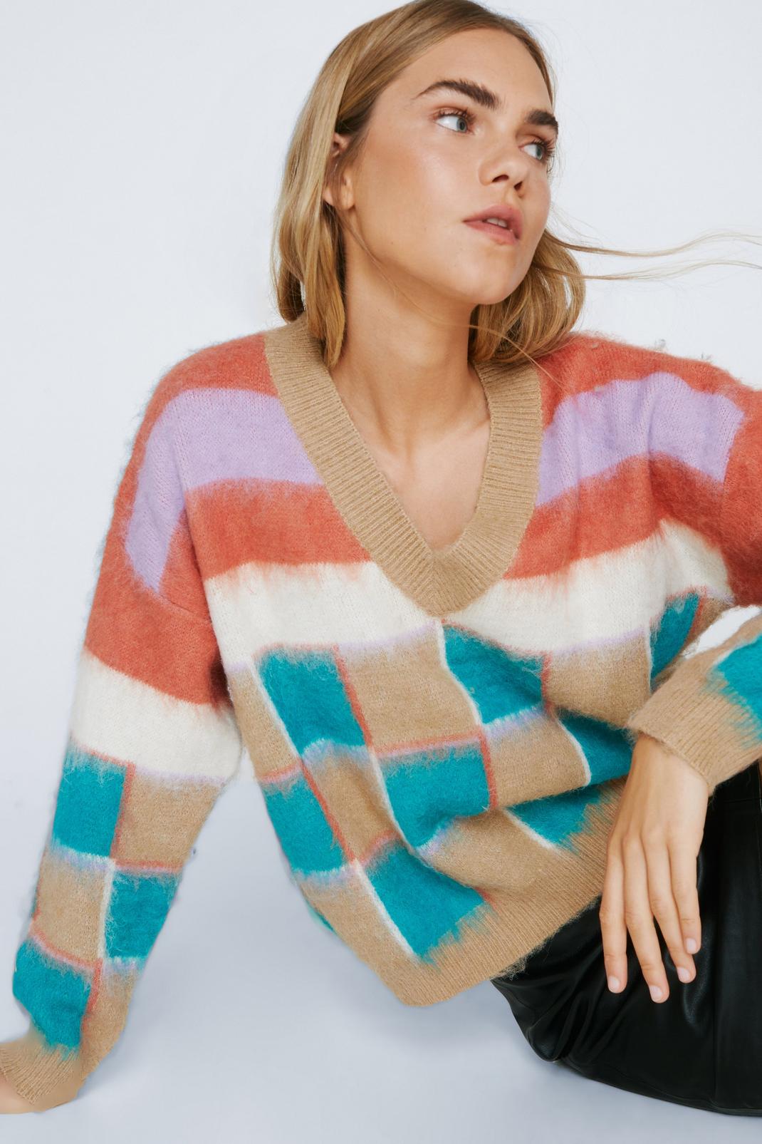 Beige Stripe Plaid V-Neck Knitted Sweater image number 1