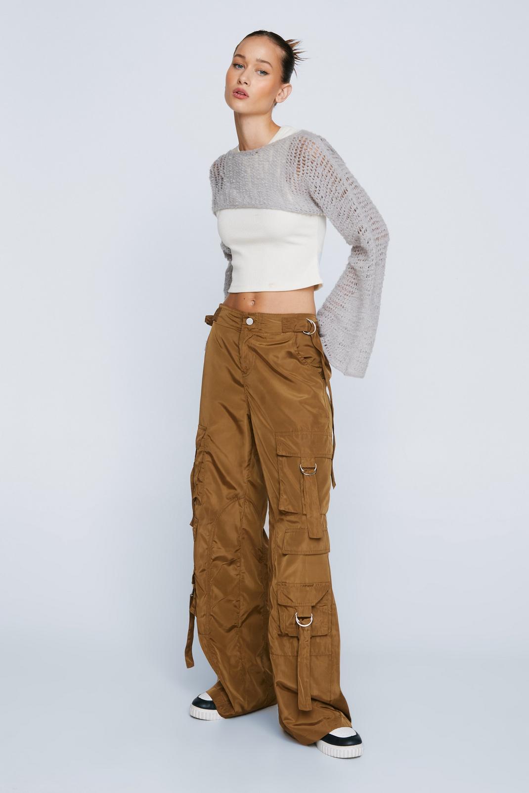 Petite - Pantalon large cargo en nylon à poches, Khaki image number 1