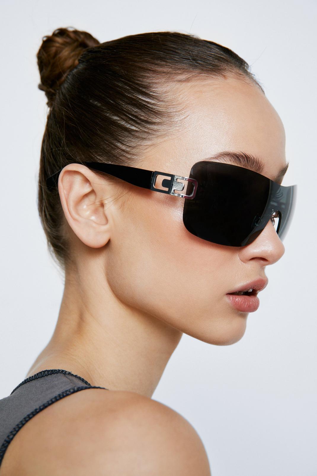 Black Oversized Structured Sunglasses image number 1