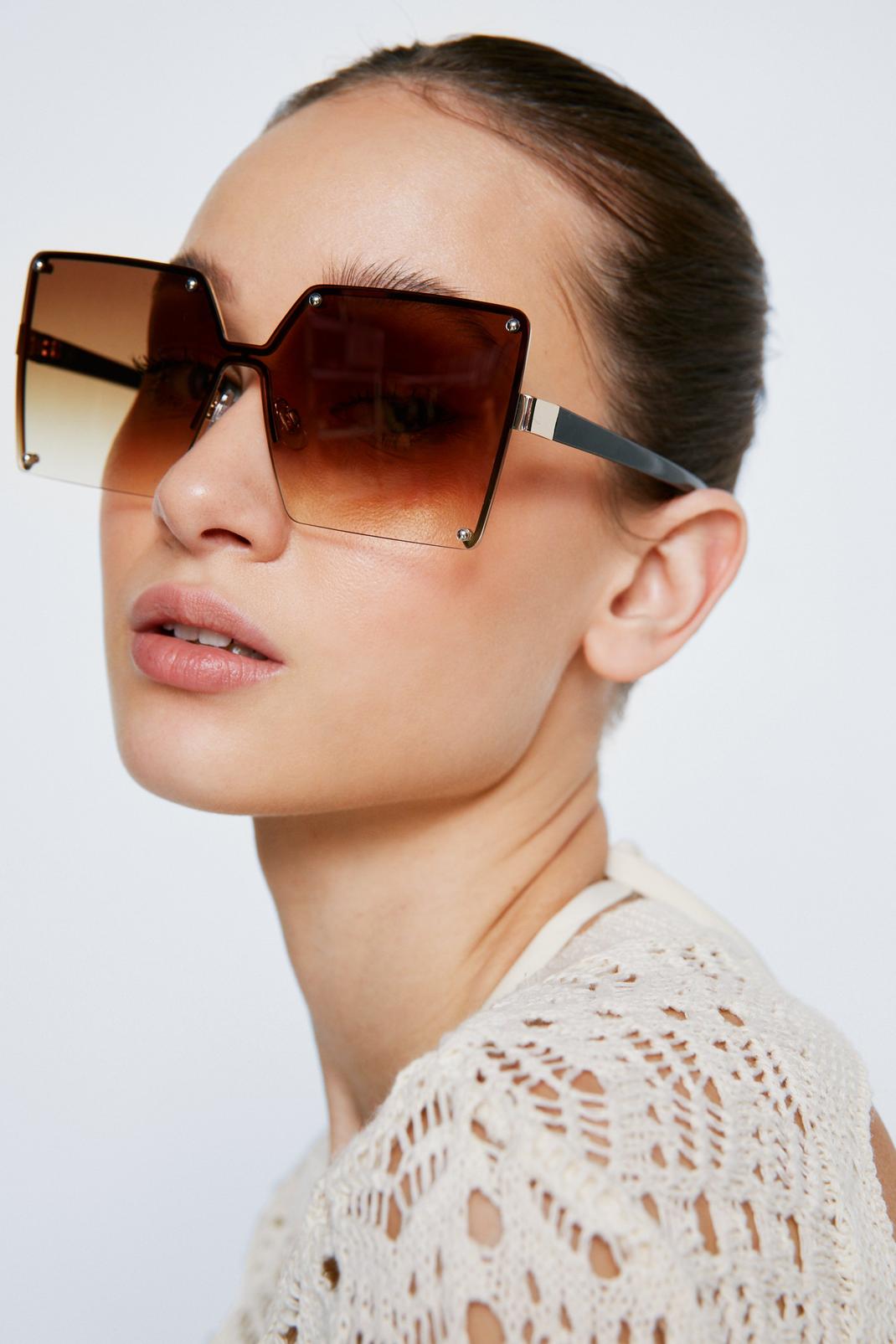 Brown Square Oversized Ombre Sunglasses image number 1