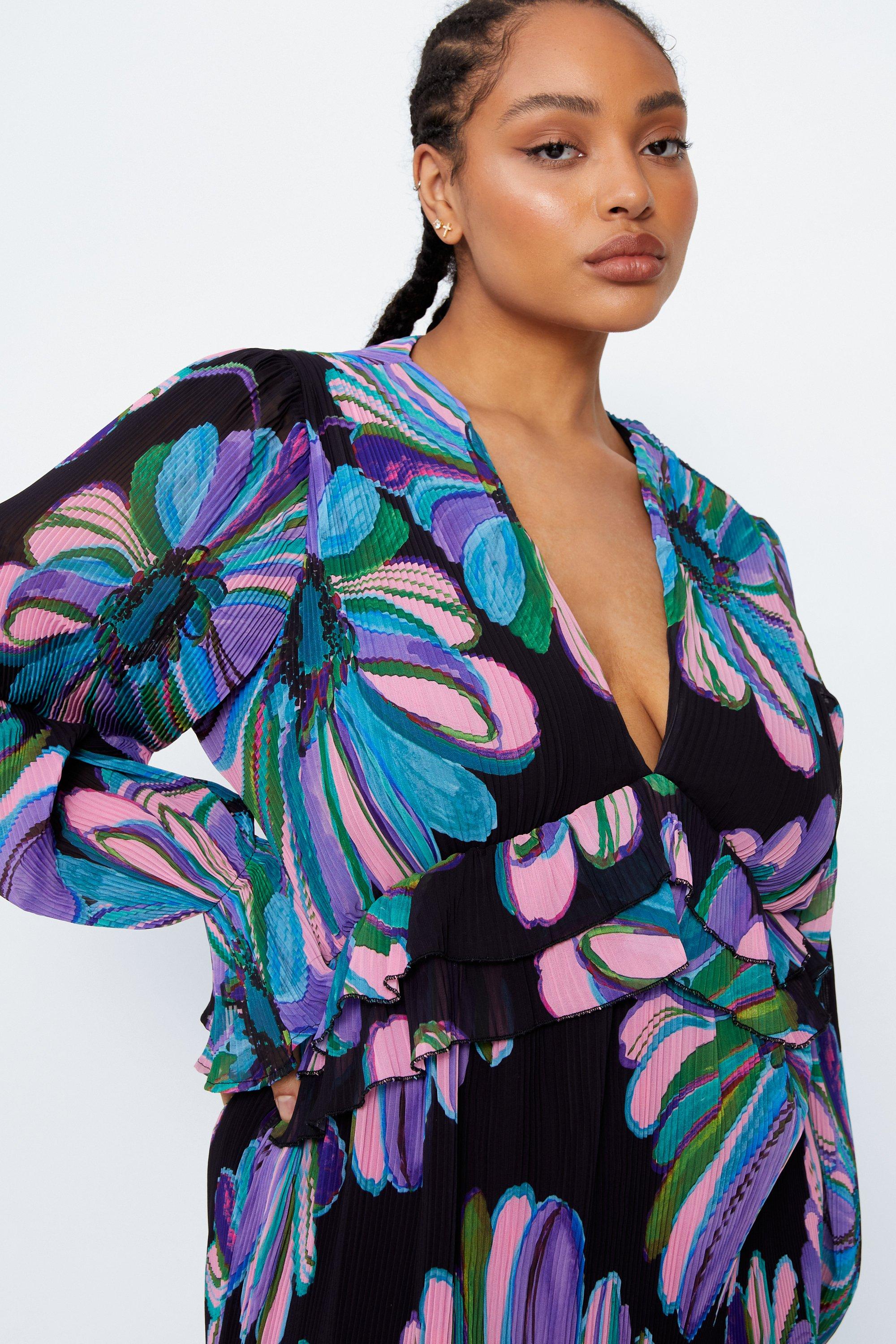 Grande taille Robe mi longue fleurie plissee Nasty Gal