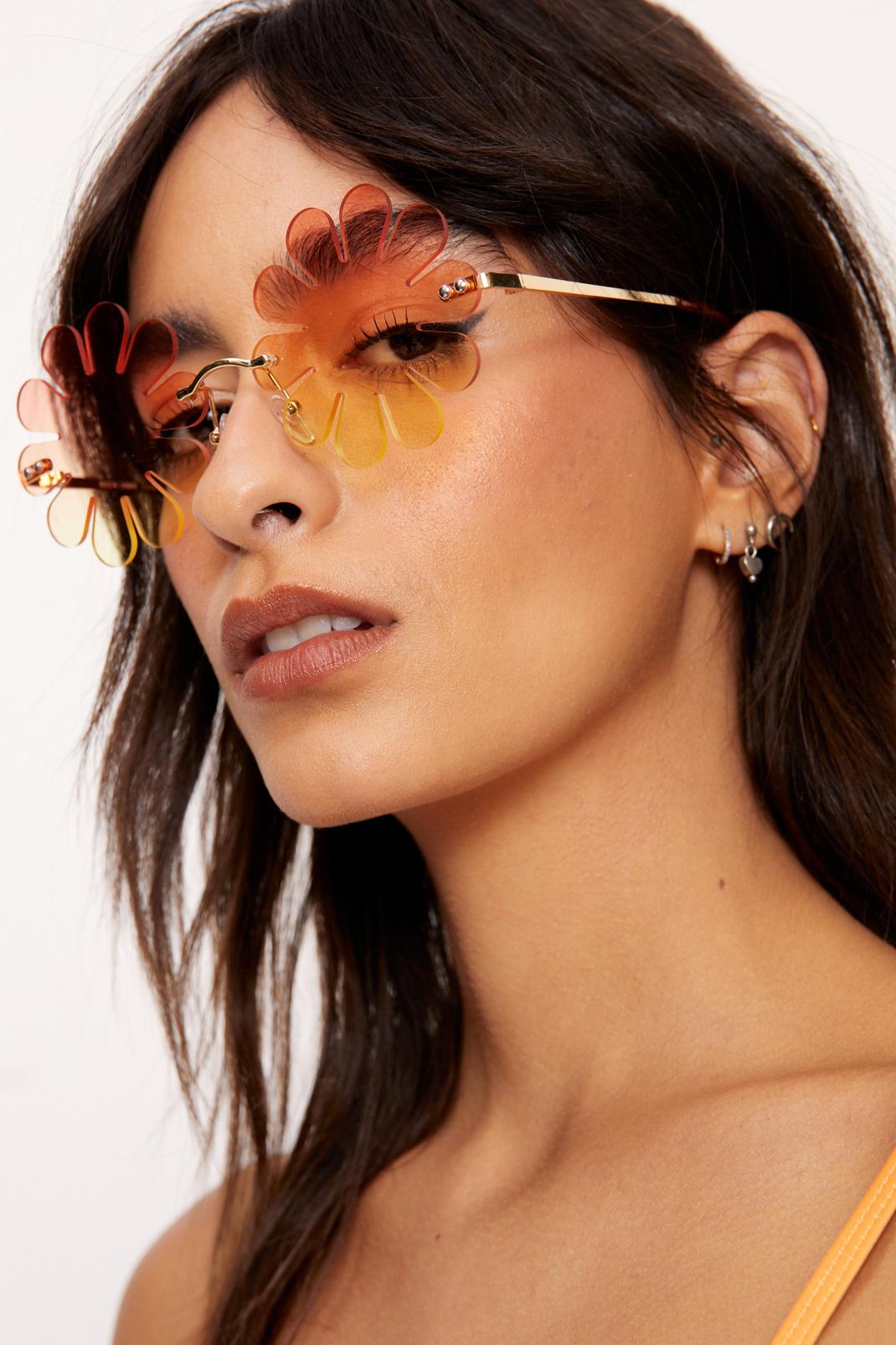 Pink Ombre Flower Lens Sunglasses image number 1