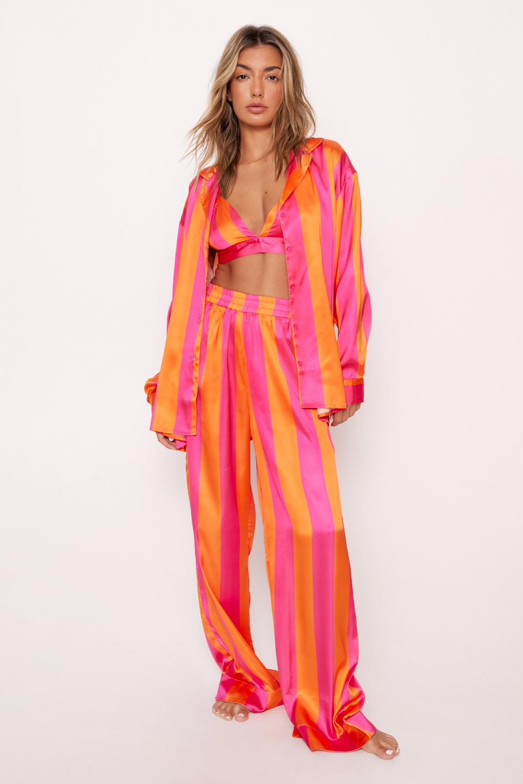 Pyjama satiné recyclé rayé avec chemise brassière et pantalon, Pink image number 1