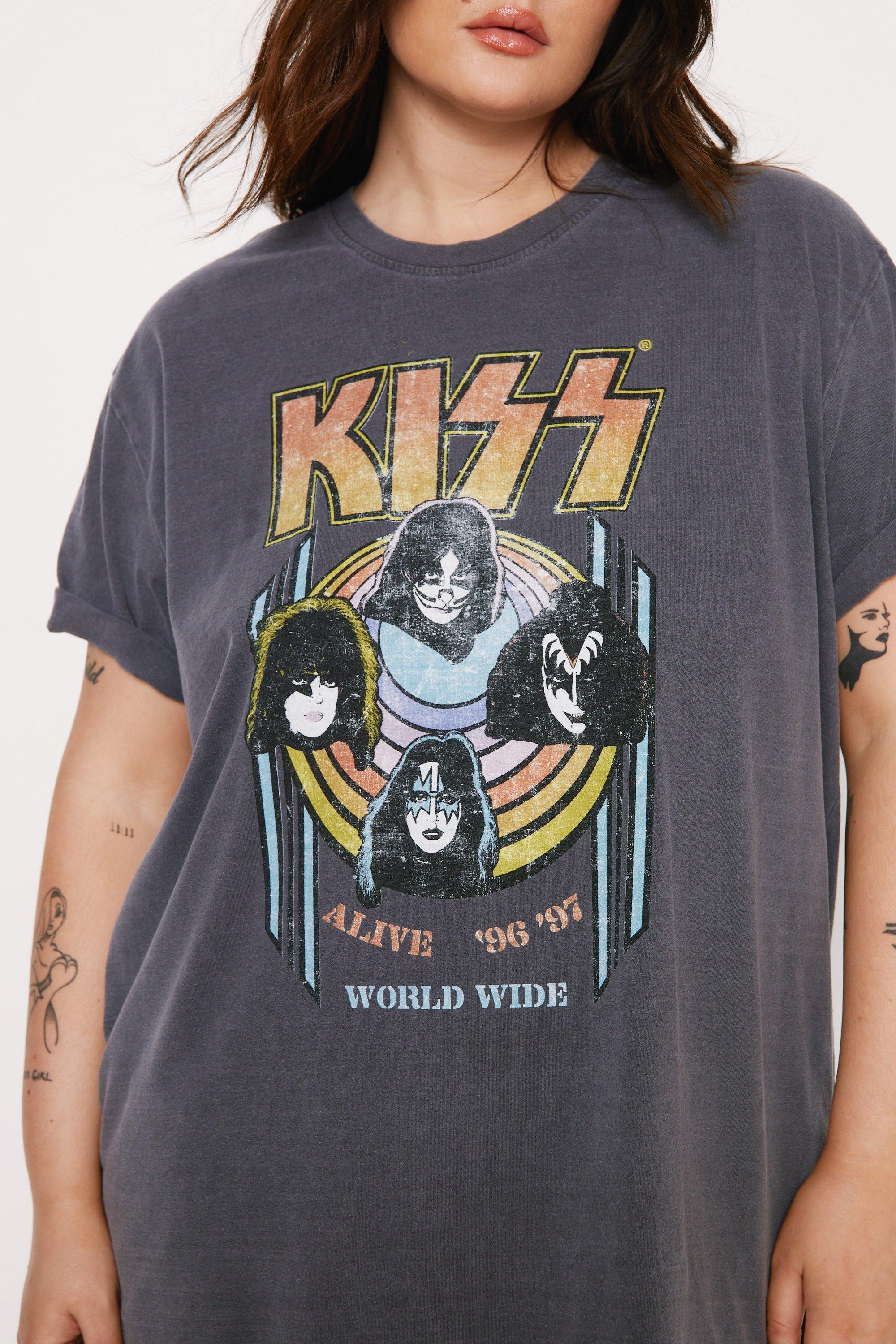 Plus Size Kiss Overdyed Graphic T shirt