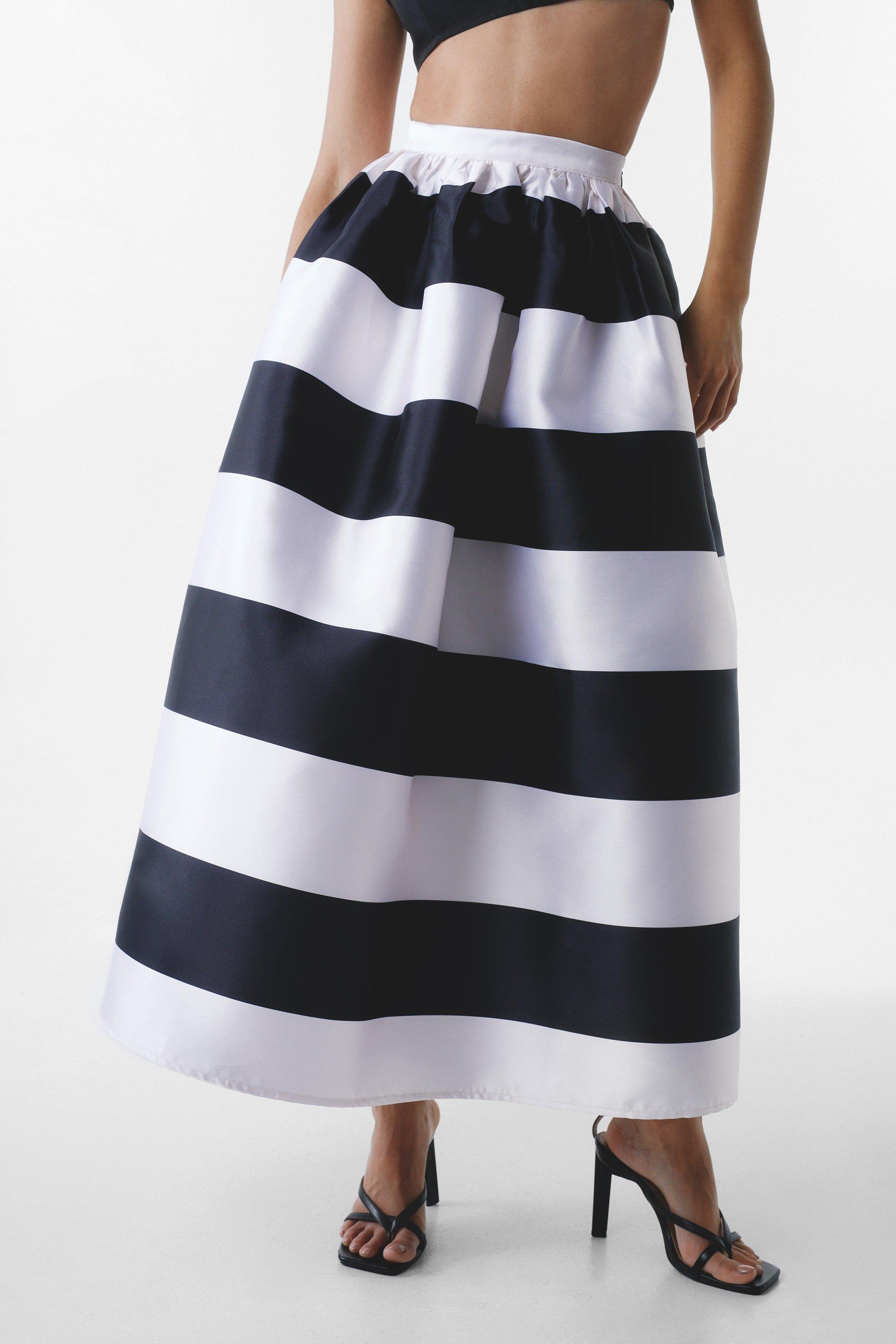 Black n white shop striped long skirt