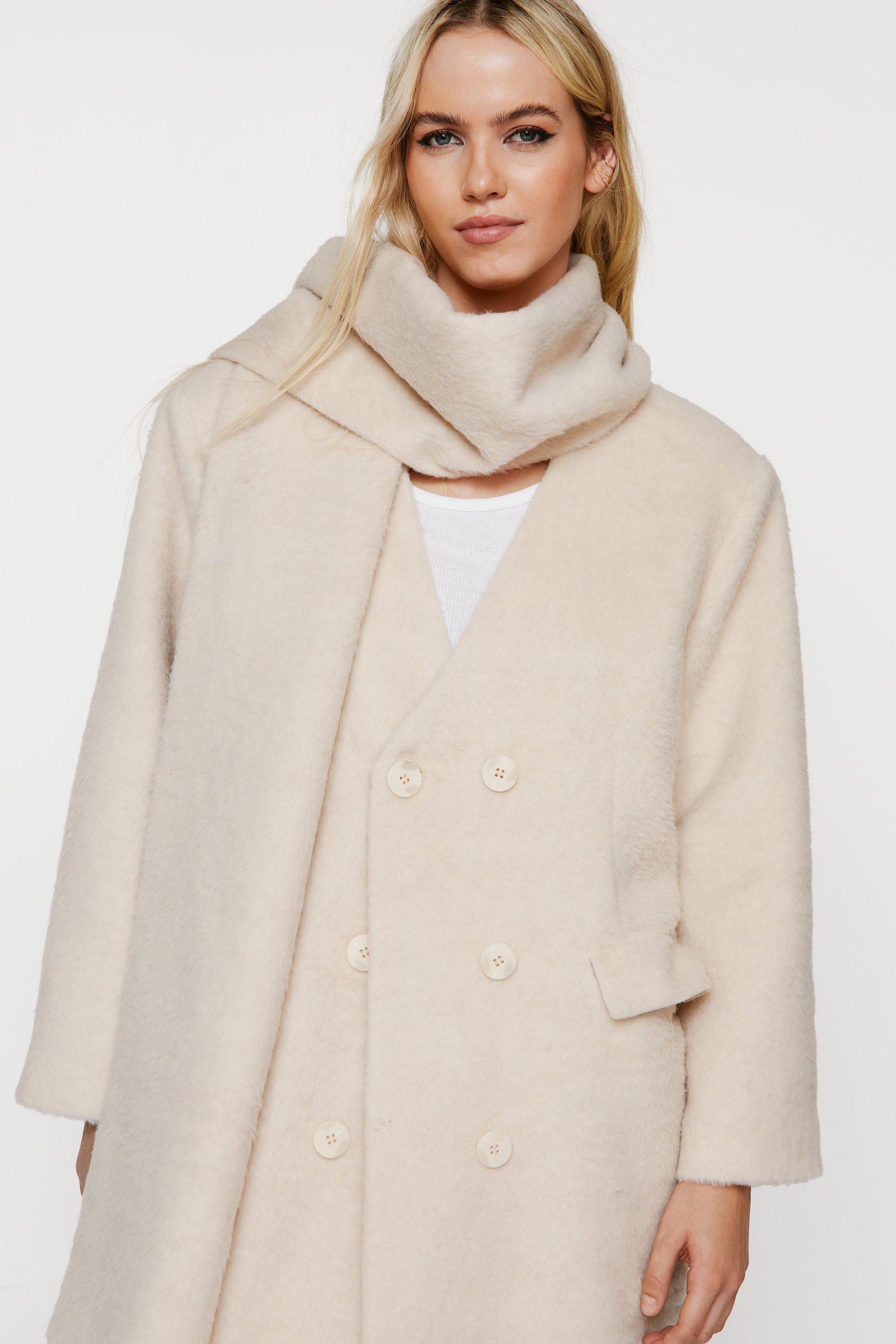 Neutral store wool coat