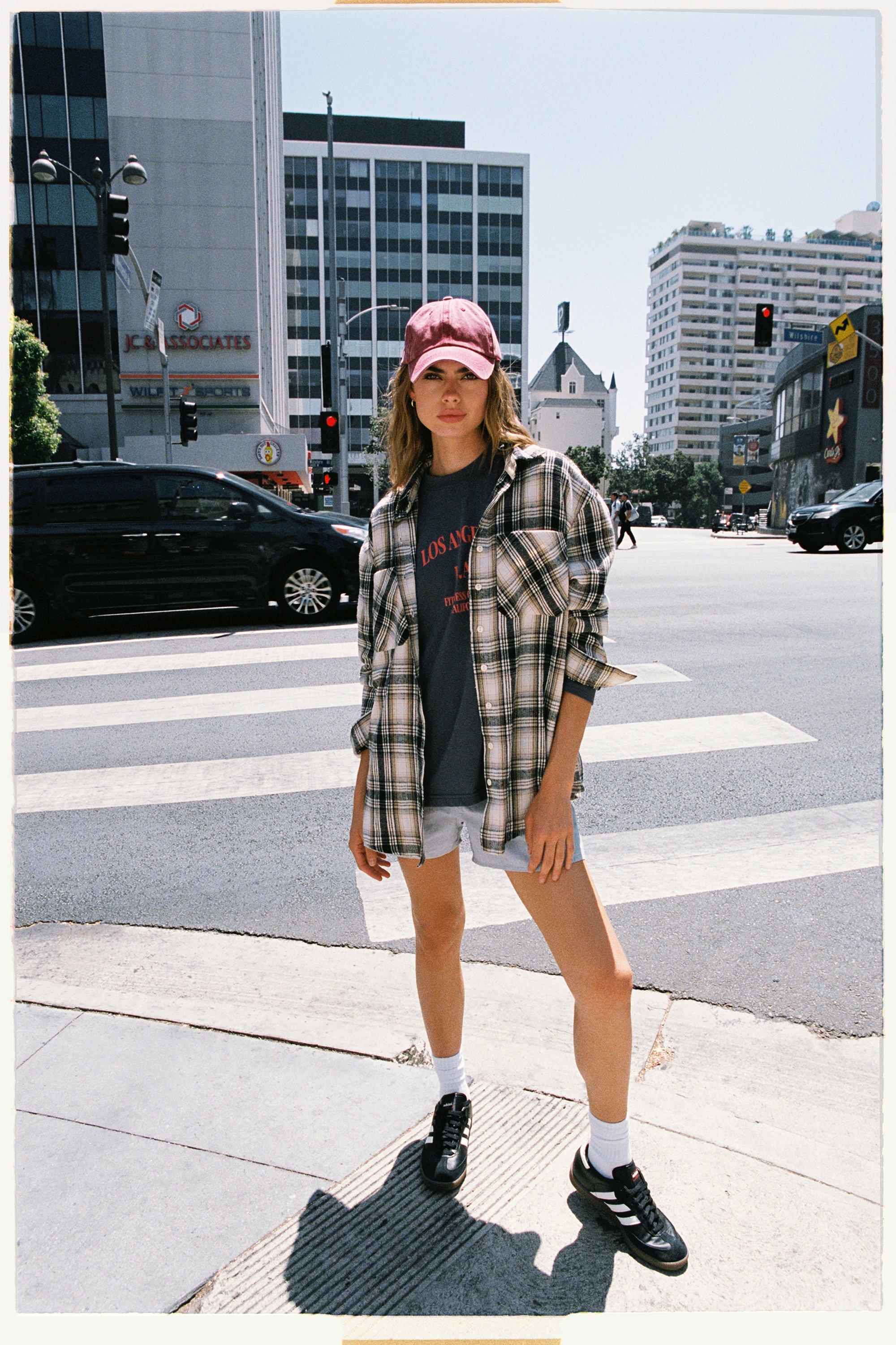 Oversized plaid hot sale shirt outfit