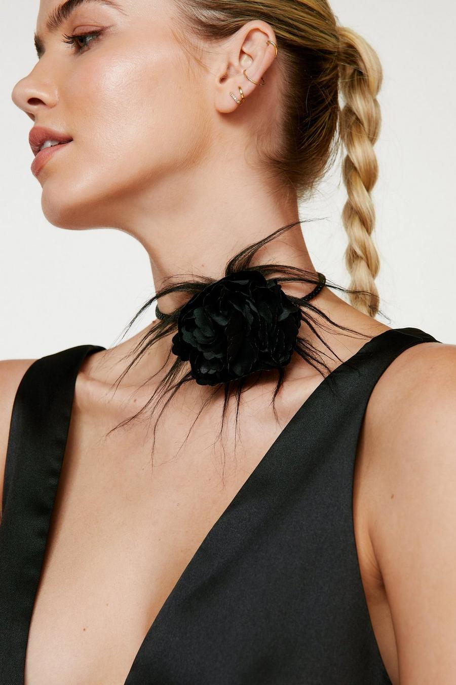 Flower Faux Feather Corsage Choker
