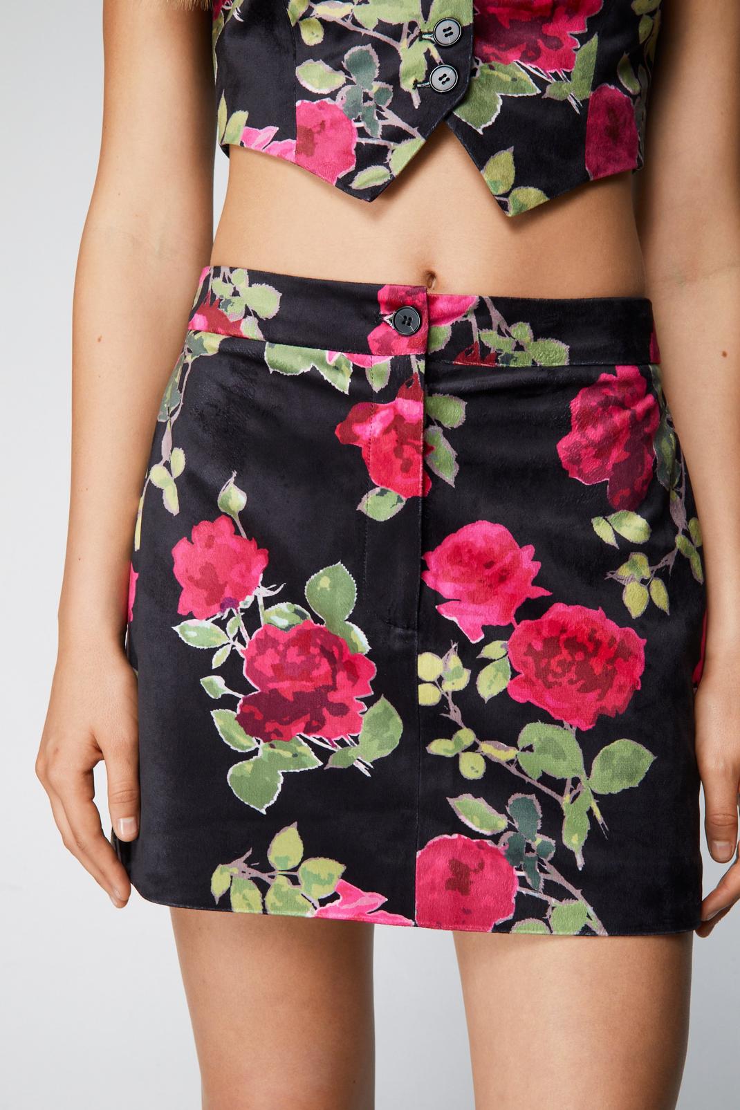 Black Premium Printed Velvet Mini Skirt image number 1