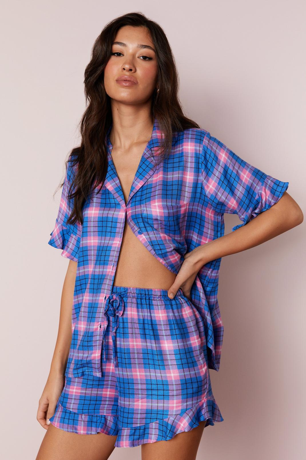 Pyjama doux à carreaux et volants avec short, Blue image number 1