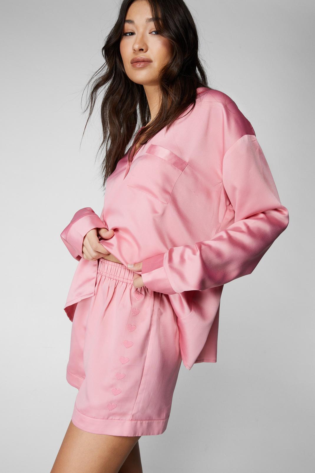 Pyjama satiné à broderie cœur, Pink image number 1