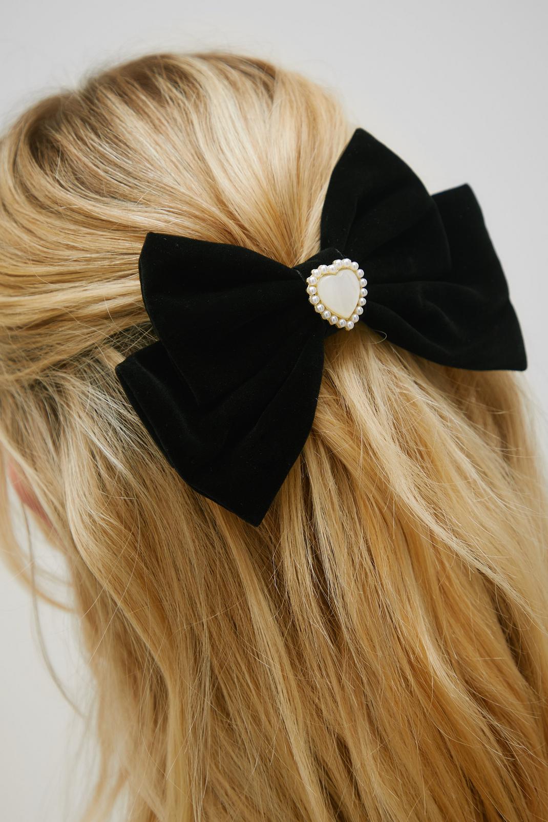 Black Embellished Heart Detail Hair Bow Clip image number 1