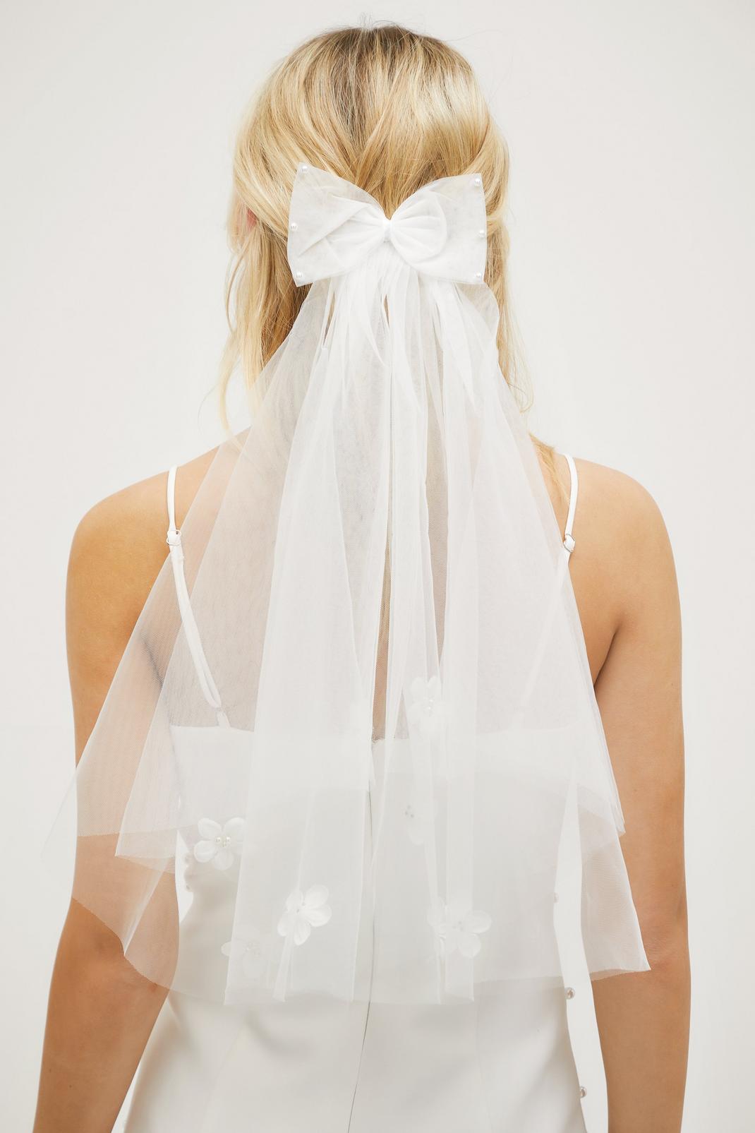 Pince à cheveux en mesh avec nœud et broderie florale, White image number 1