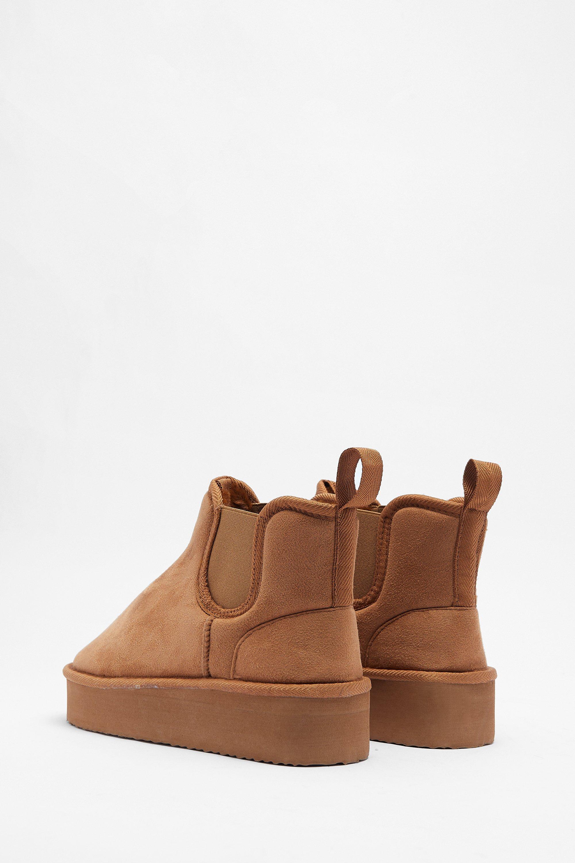 Chelsea boots in tan best sale faux suede