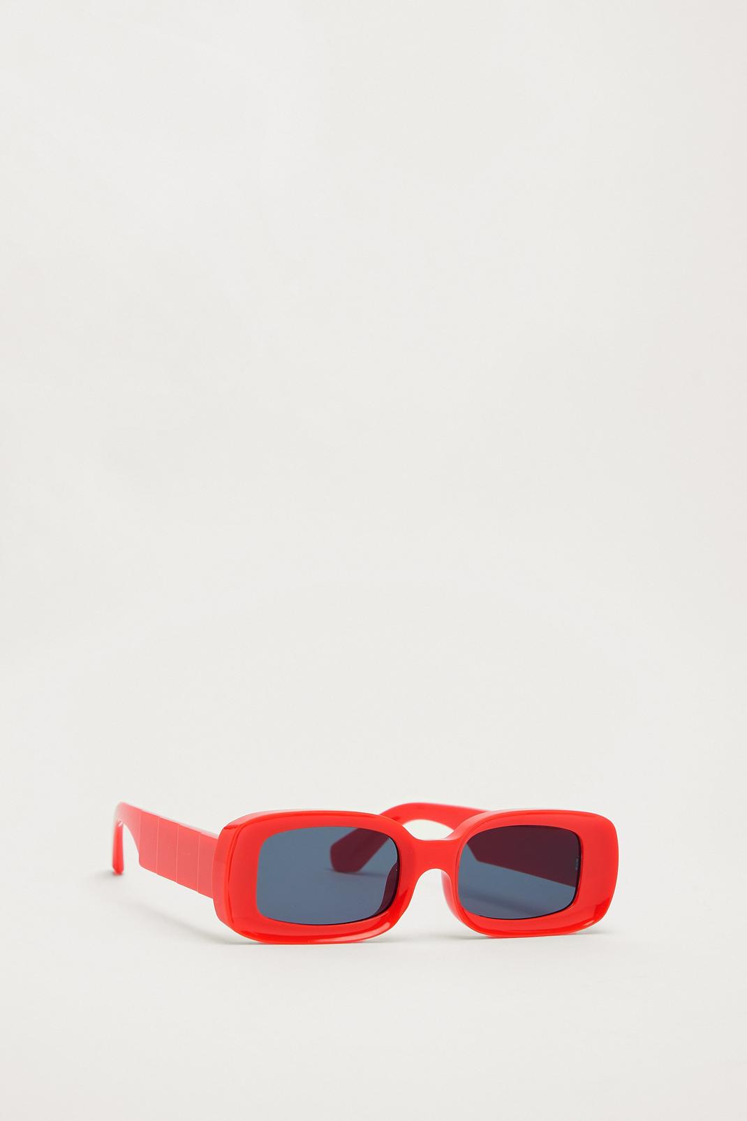 Red Chunky Textured Square Sunglasses image number 1