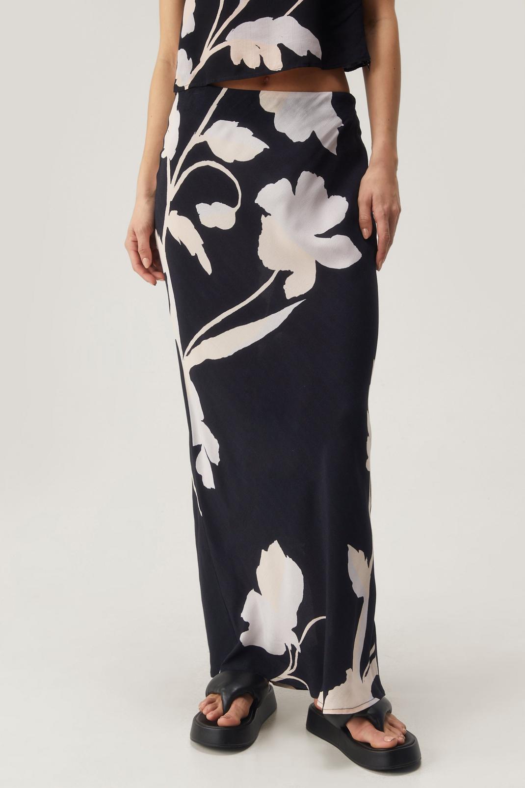 Black Floral Monochrome Maxi Skirt image number 1