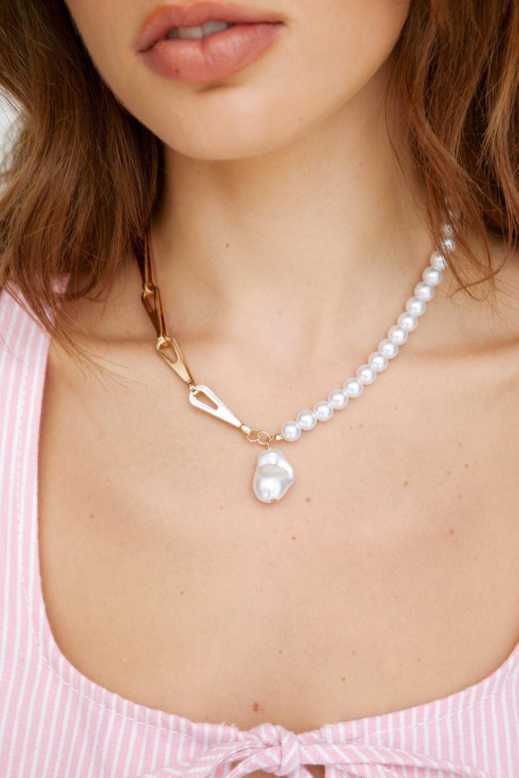 White Pearl & Chain Necklace image number 1