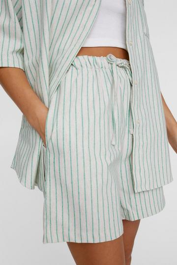 Striped Oversized Short green