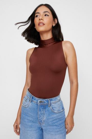 Sleeveless High Neck Top chocolate