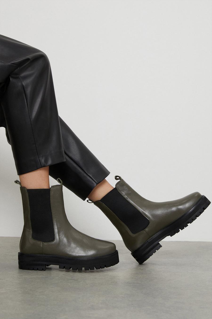 Faith: Wide Fit Oma Leather Chelsea Boots