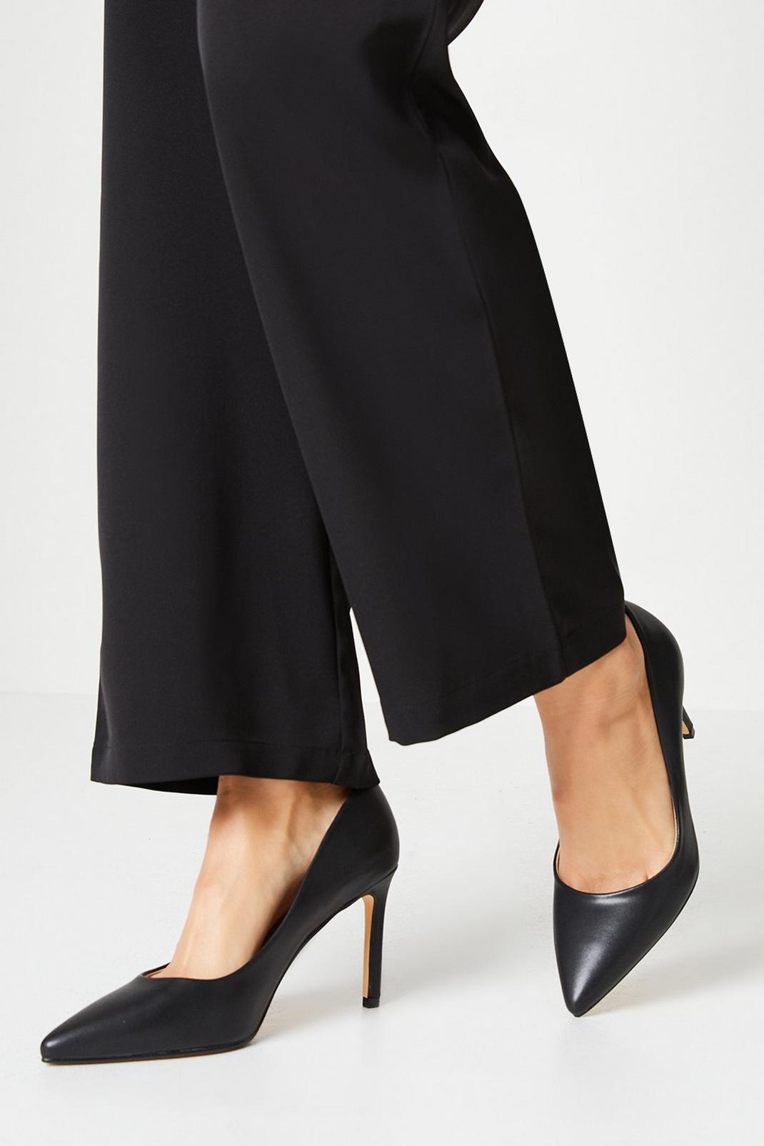 Black Wide Fit Dash Pointed Court Shoe image number 1