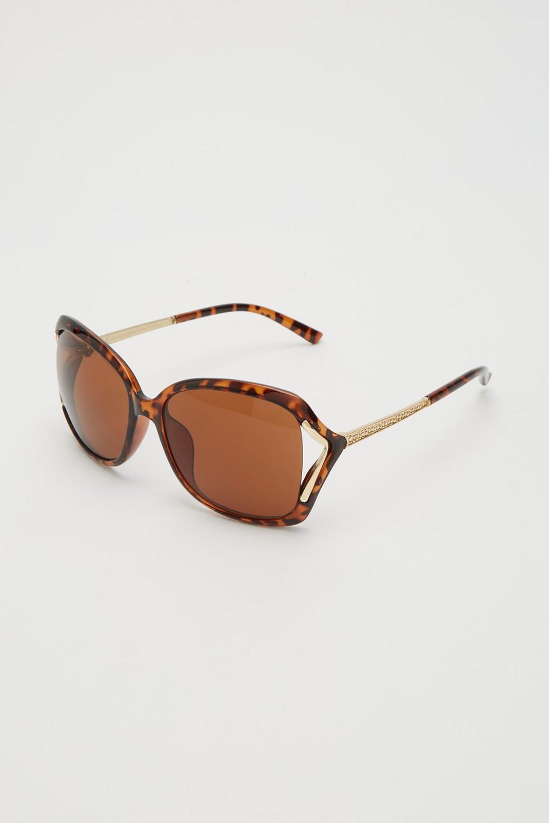 109 Tort Oversized Cut Out Detail Sunglasses image number 2