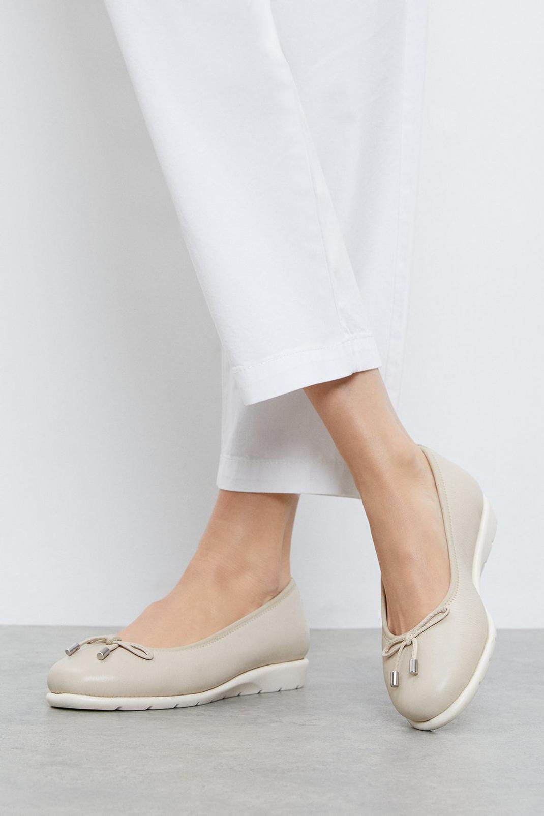 Off white Good For The Sole: Tyra Leather Comfort Ballet Flats image number 1