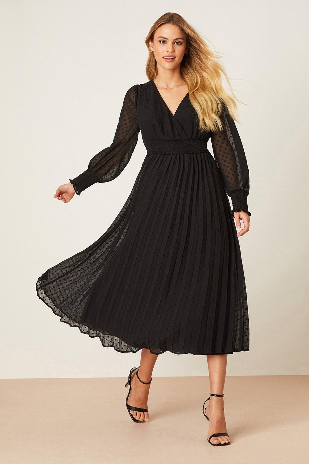 Black Textured Pleated Long Sleeve Midi Dress image number 1
