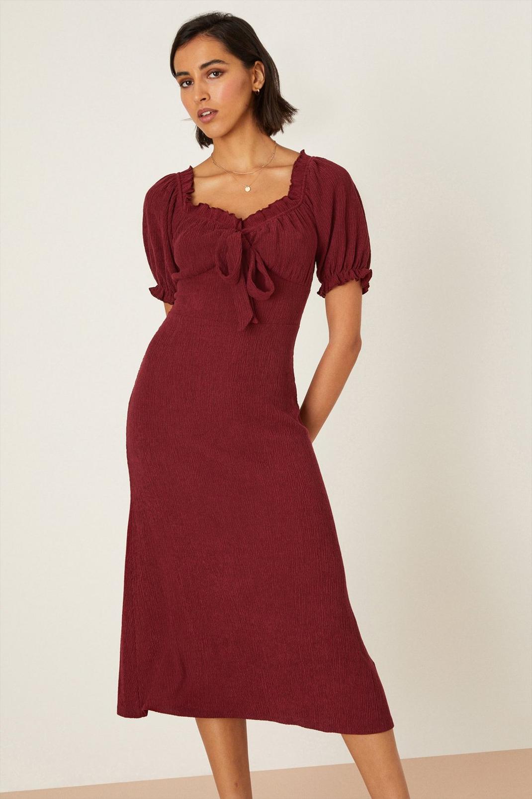 Berry Petite Textured Crinkle Ruched Midi Dress image number 1