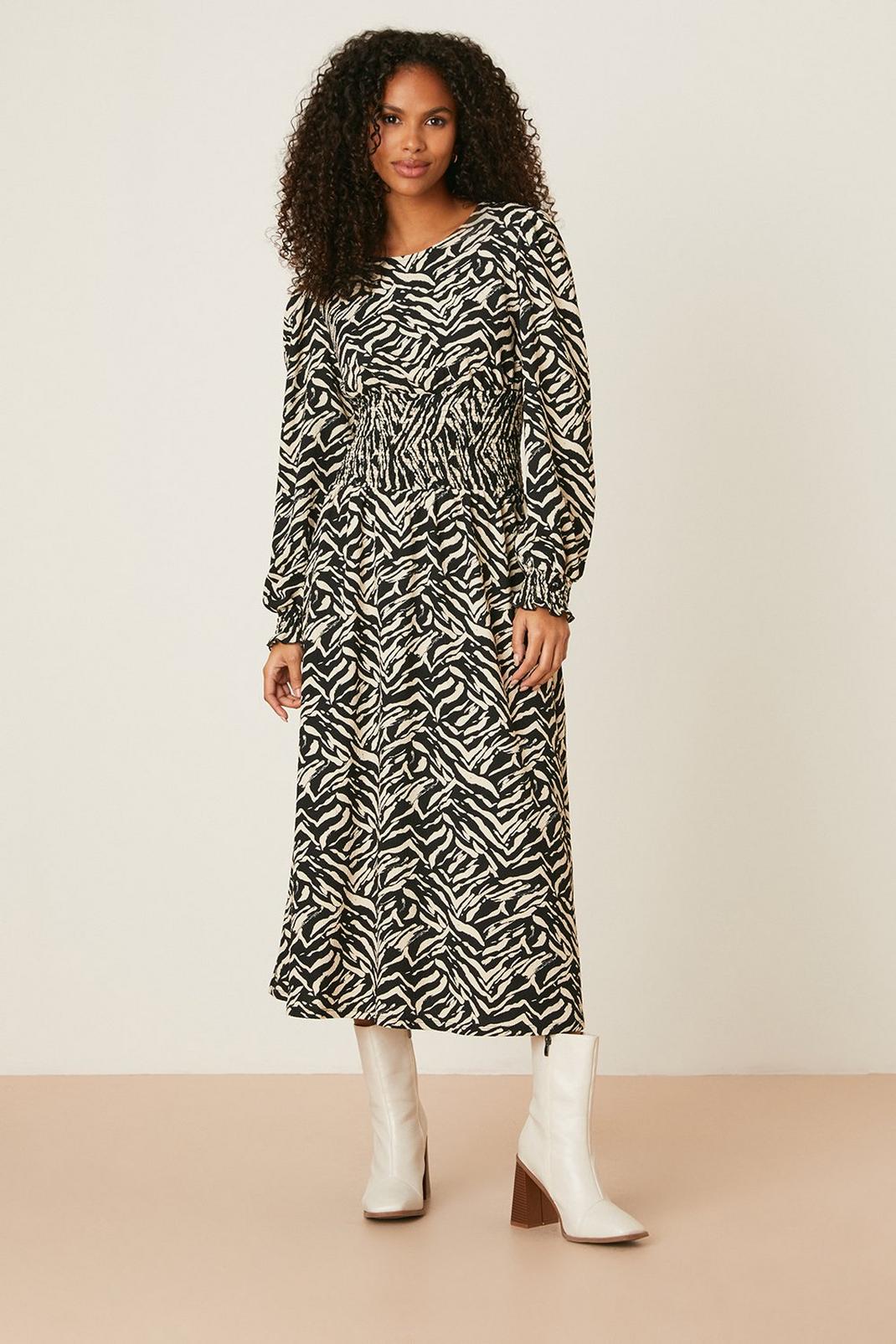 Mono Zebra Print Long Sleeve Shirred Midi Dress image number 1