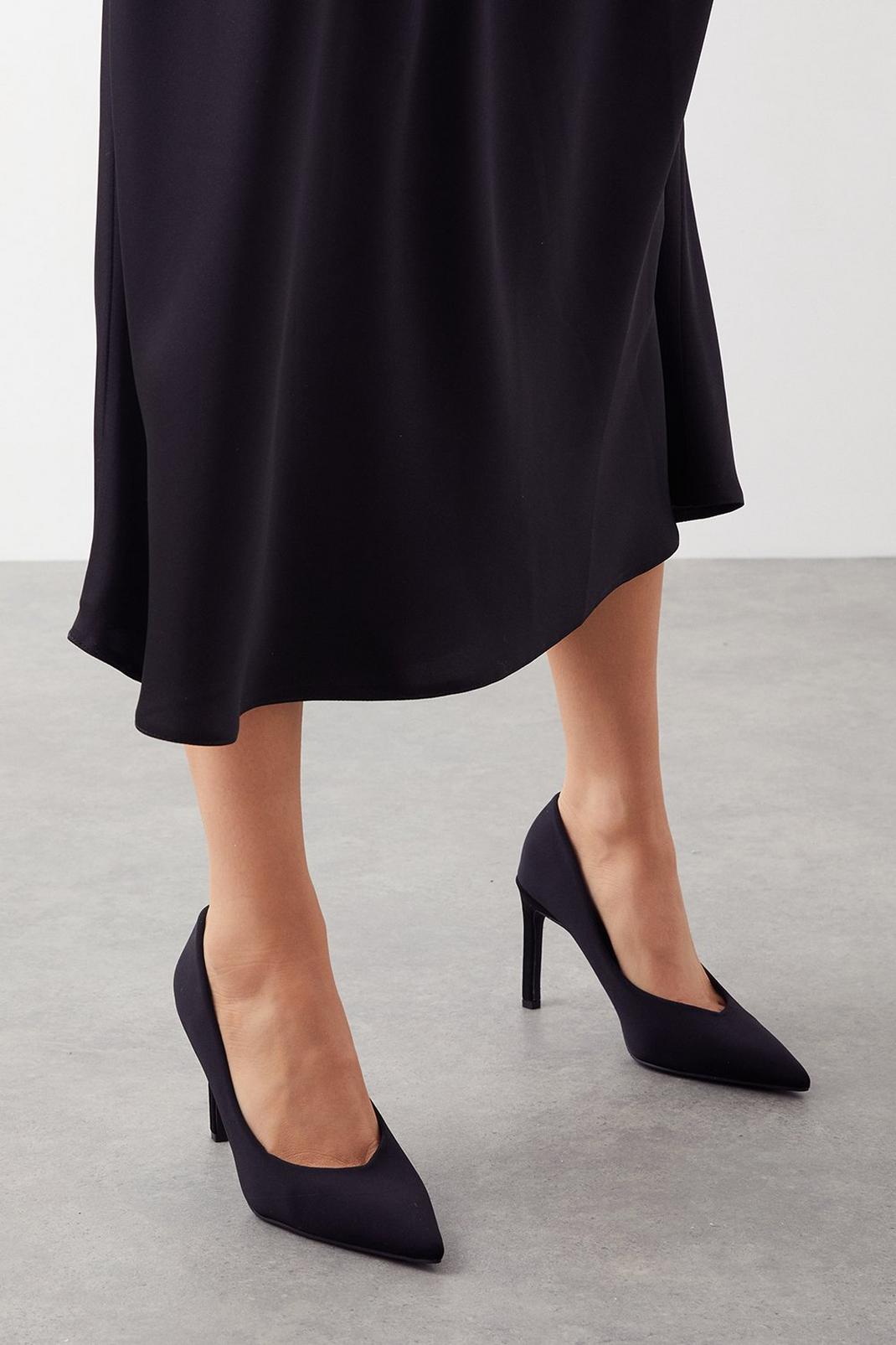 Black Faith: Carter Pointed Court Shoes image number 1