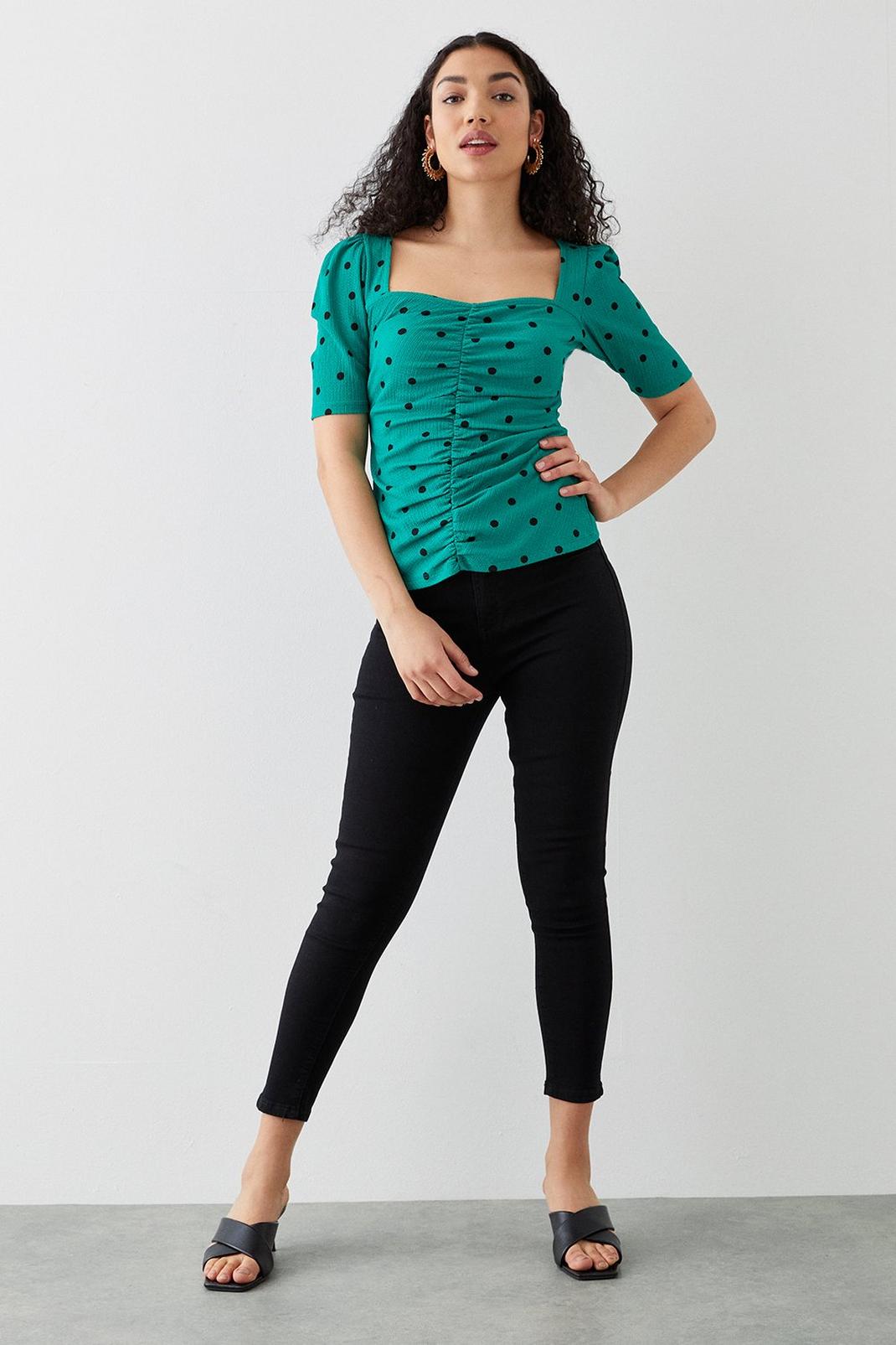 Green Petite Sweetheart Ruched Body Short Sleeve Top image number 1