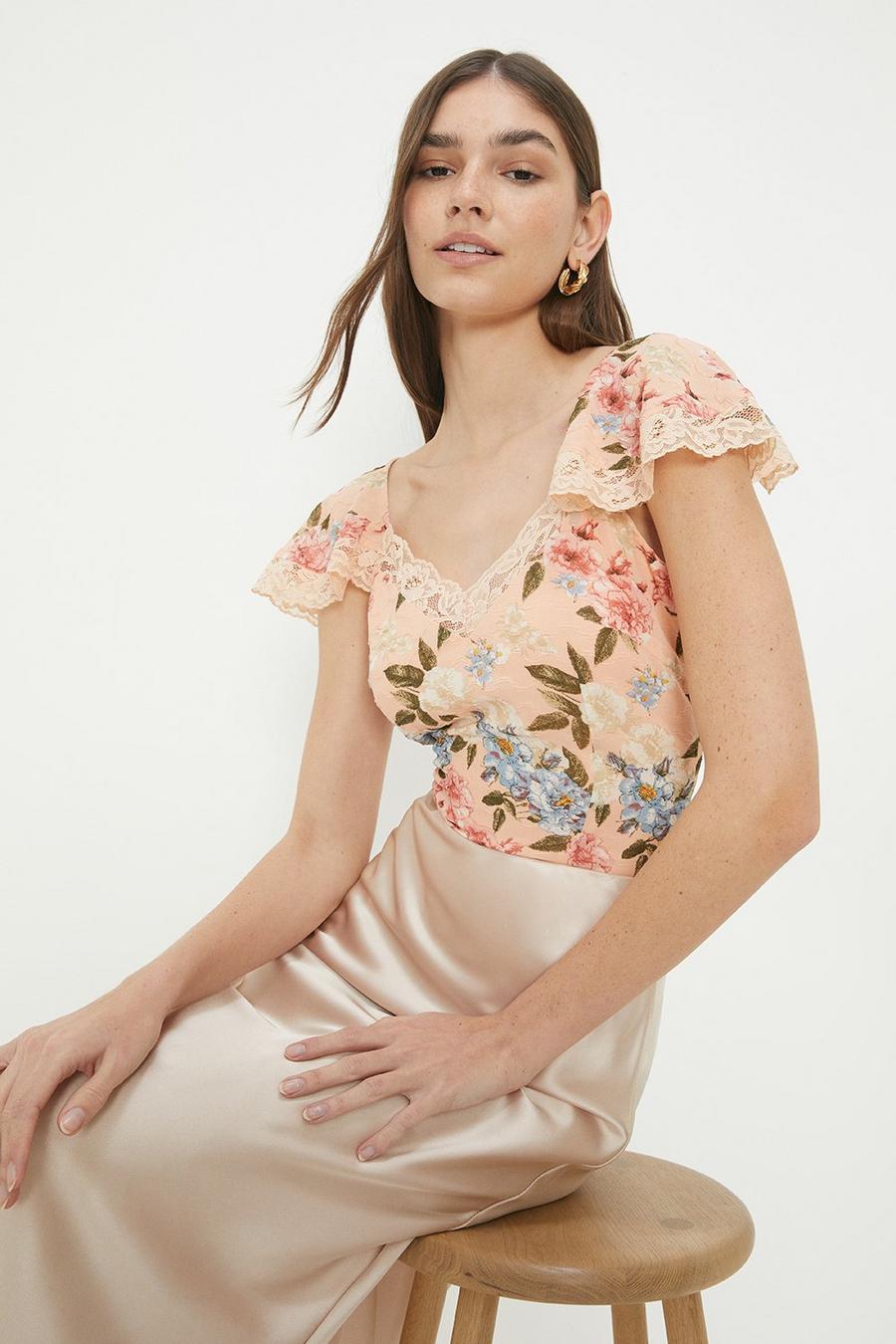 Textured Floral Ruffle Sleeve Top